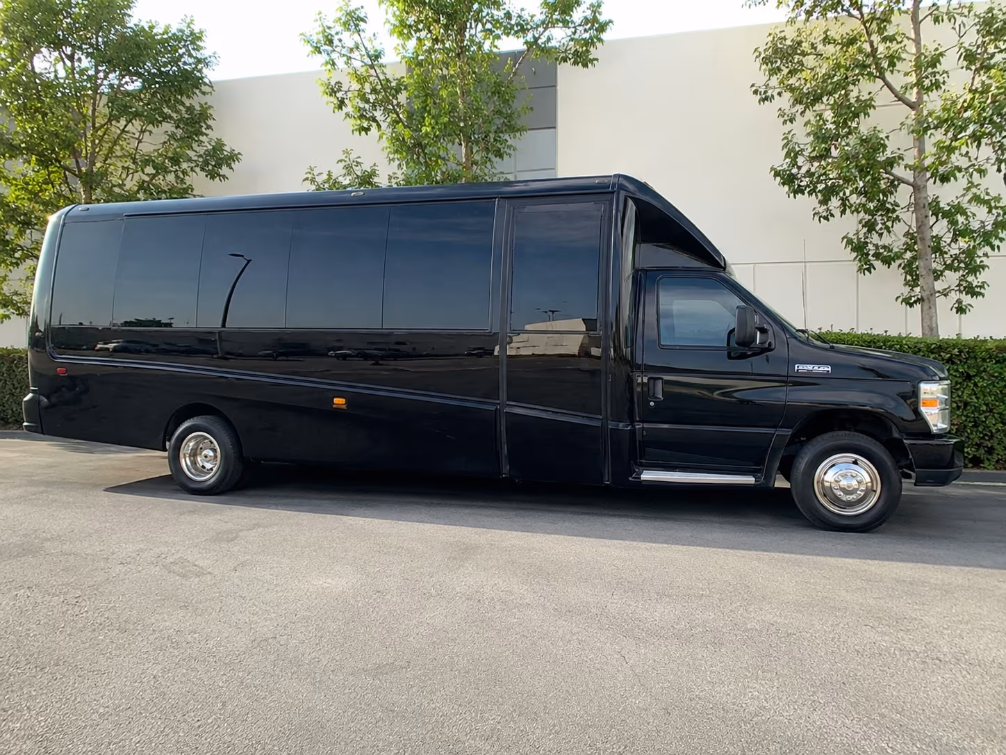 guest shuttles to the 1917 wine bar bistro and wedding venues around inglewood