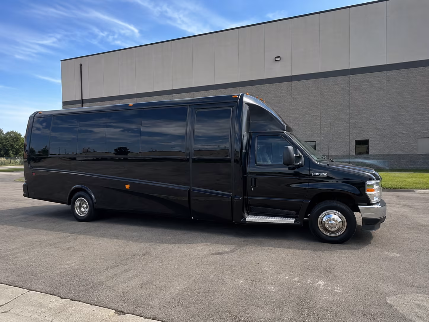 hotel shuttles for conferences and business travel
